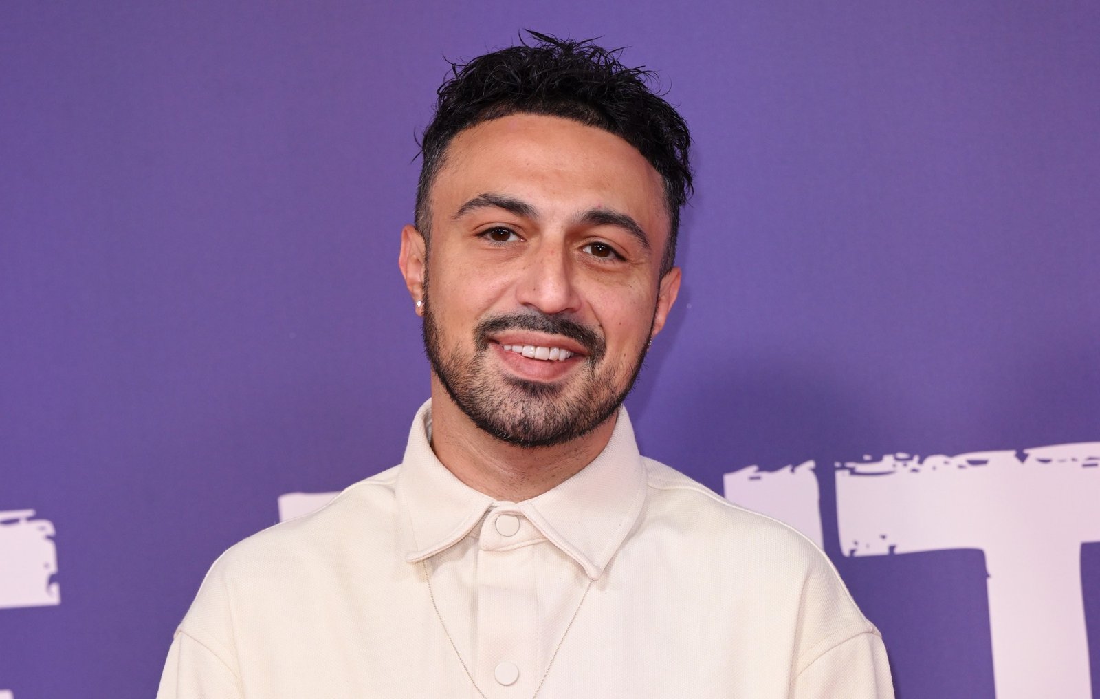 Adam Deacon denuncia que BAFTA lo excluyó de un homenaje por razones relacionadas con Noel Clarke, generando controversia.
