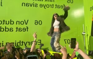 Charli XCX revela cómo ‘Brat’ atrajo a nuevos fanáticos