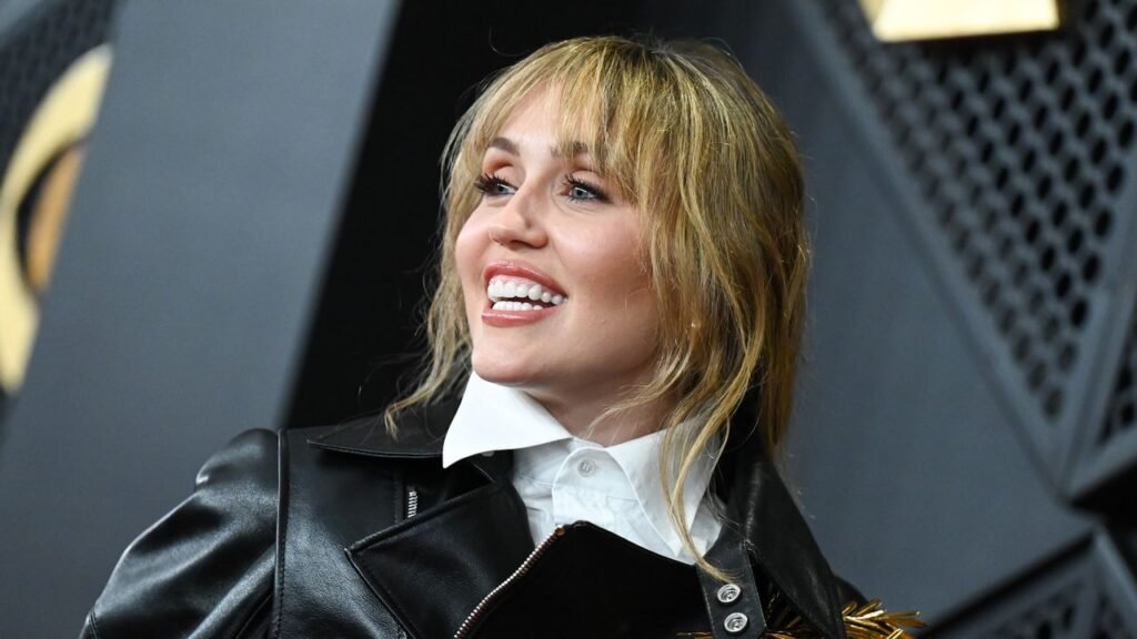 Miley Cyrus lanza un especial conmemorativo por los 20 años de Hannah Montana, disponible en Disney Plus desde el 24 de marzo.