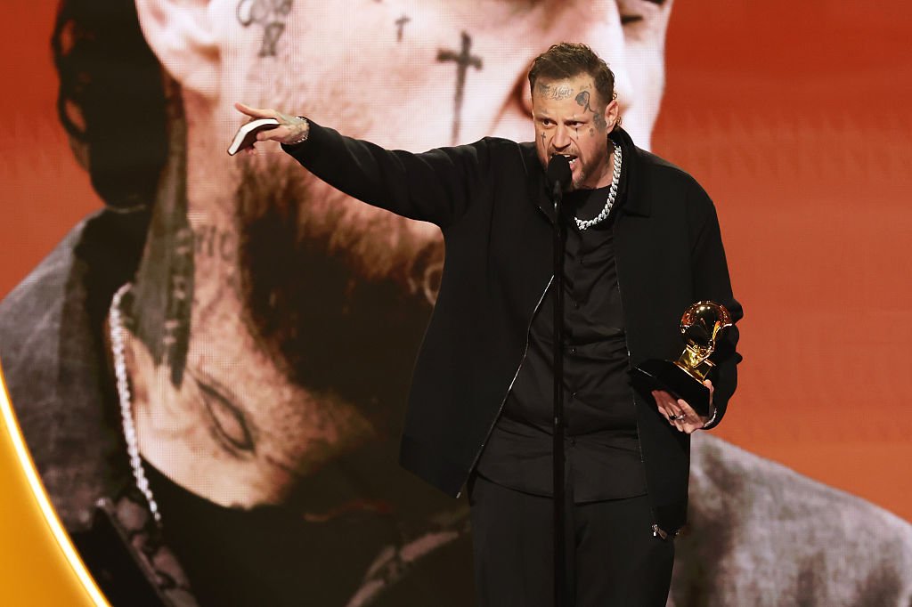 Jelly Roll, el artista que sorprendió en los Grammy, planea abordar temas políticos pronto. Descubre su motivación.