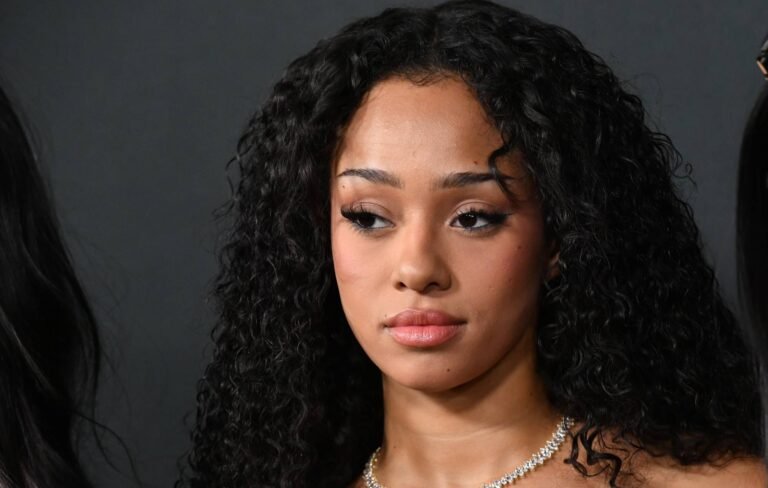 Manon de KATSEYE anuncia una pausa temporal por motivos de salud