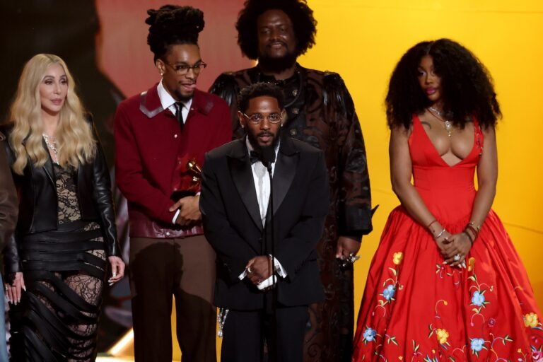 Kendrick Lamar y SZA triunfan en los Grammys 2026 con Luther