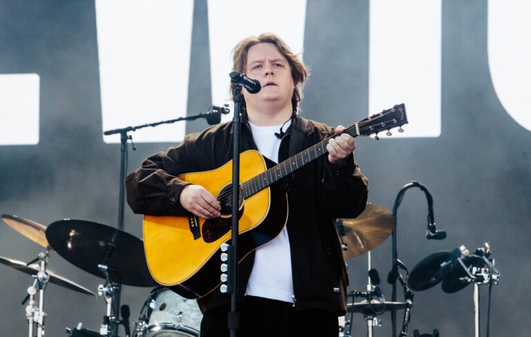 Acompañantes confirmados para los shows de Lewis Capaldi en 2026