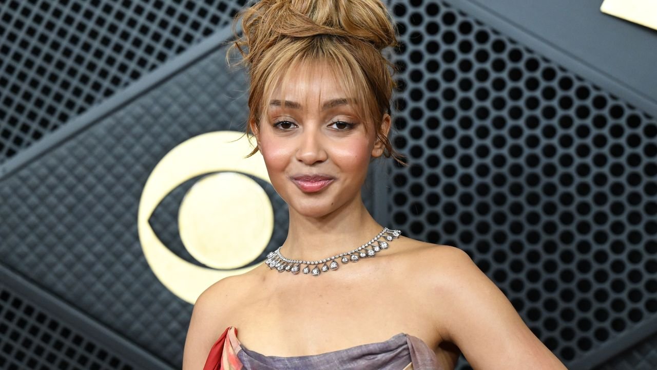 PinkPantheress hace historia como la primera mujer y la más joven en recibir el premio de Productor del Año.