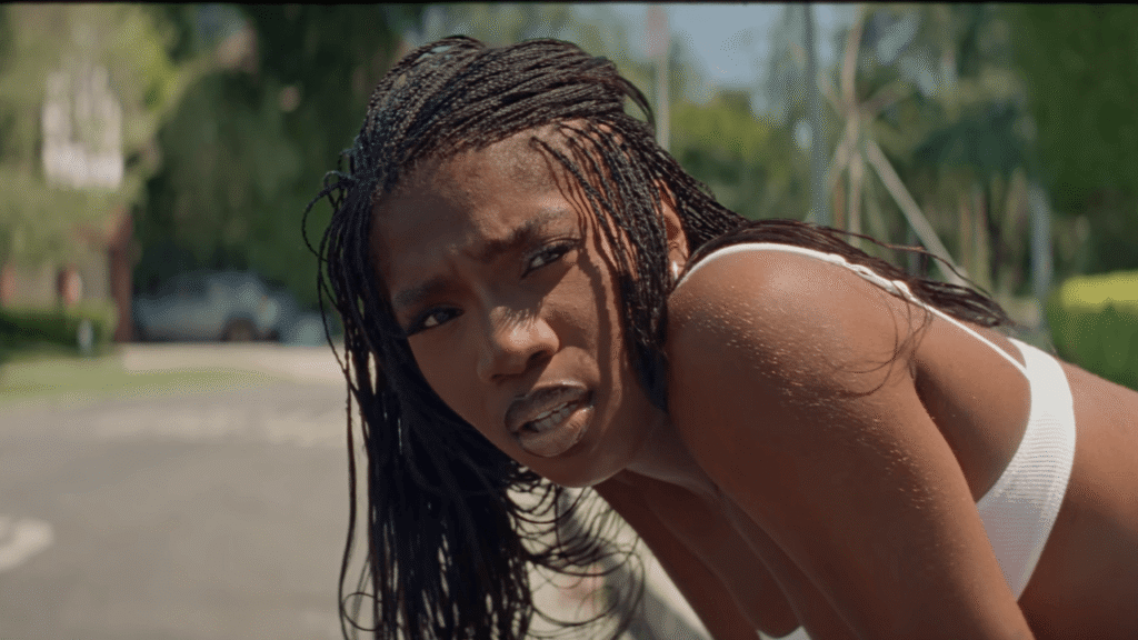 La rapera Doechii gana el premio a Mejor Video Musical en los Grammys 2026 por 'Anxiety', dirigido por James Mackel, destacando la importancia de la salud mental en la música contemporánea.