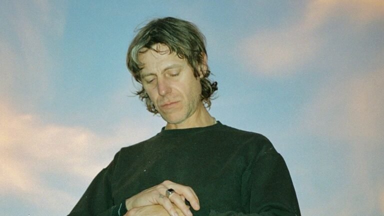 White Fence regresa con su primer álbum en siete años titulado Orange