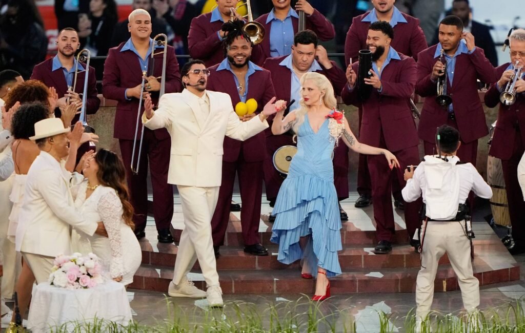 En un espectáculo sin precedentes, Bad Bunny presentó a Lady Gaga y Ricky Martin en el Super Bowl halftime show.