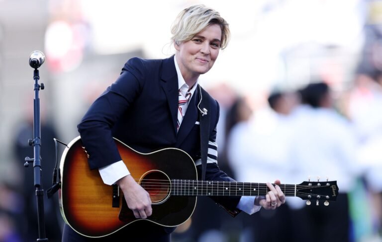 Brandi Carlile critica a votantes de Trump por ser engañados