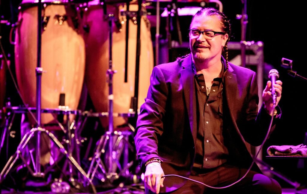Mike Patton anuncia la separación de Faith No More y ofrece una perspectiva optimista sobre el futuro de la banda.