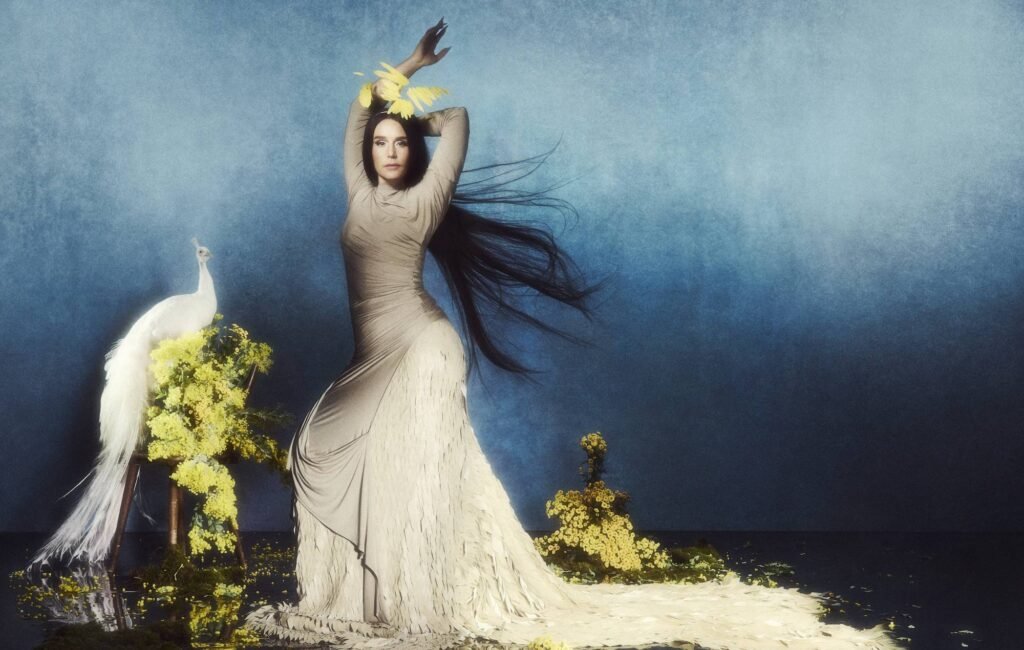 Descubre Ride, el nuevo sencillo de Jessie Ware, una propuesta musical que destaca por su confianza y estilo en la pista de baile.