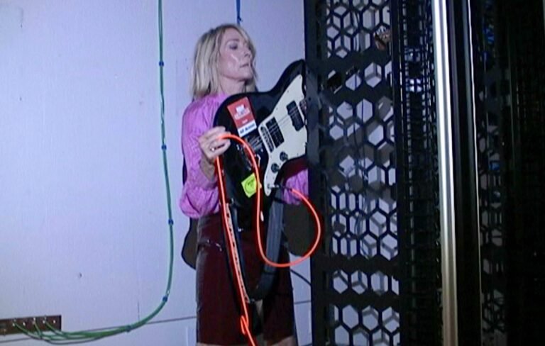 Kim Gordon anuncia gira ‘Play Me’ 2026