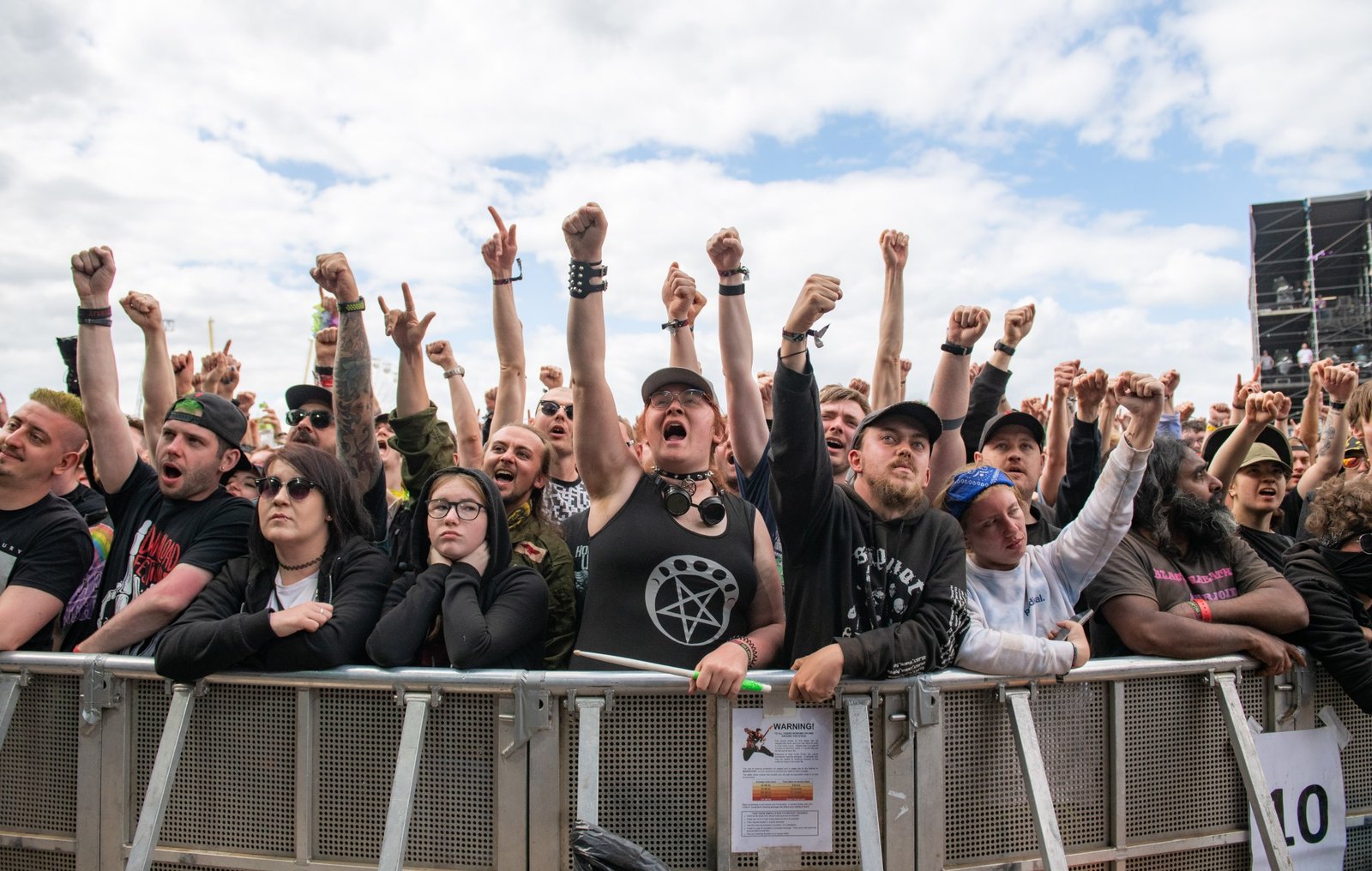 El Download Festival 2026 confirma la participación de A Day To Remember y Creeper. Descubre los detalles de esta increíble alineación.