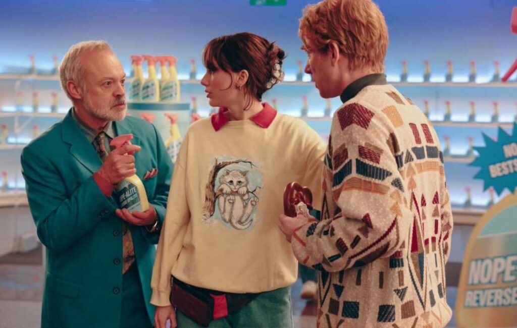 Taylor Swift lanza el video de 'Opalite', protagonizado por Graham Norton. Descubre cómo ver esta nueva entrega musical.