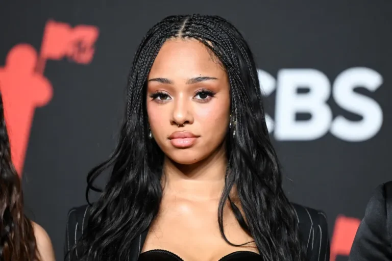 El hiatus de Manon de KATSEYE y la ola de apoyo que sacude al pop global