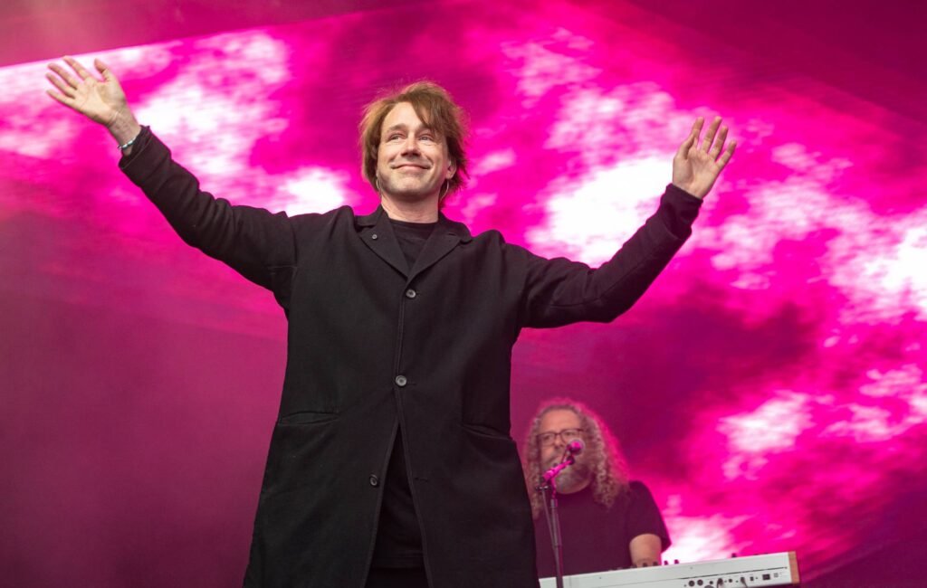 La banda Mew celebró su último show en Londres, cerrando 30 años de carrera con una emotiva y poderosa setlist.
