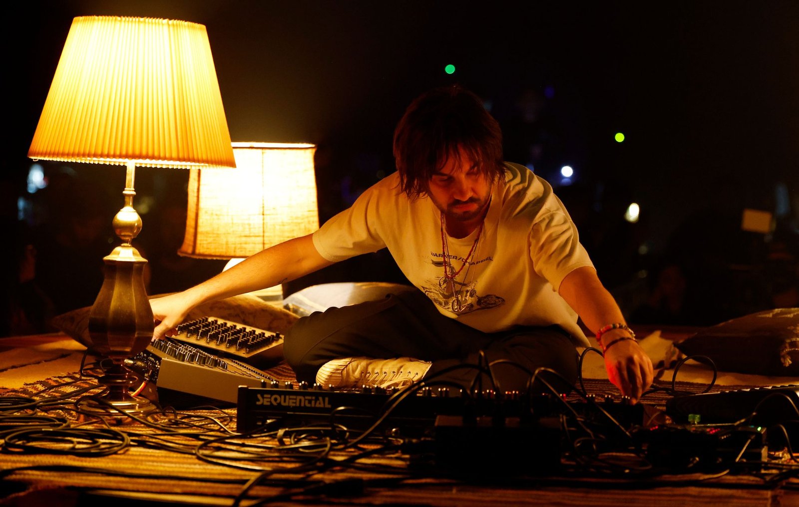 Escucha el nuevo remix de Tame Impala con JENNIE de BLACKPINK, una fusión vibrante de géneros.