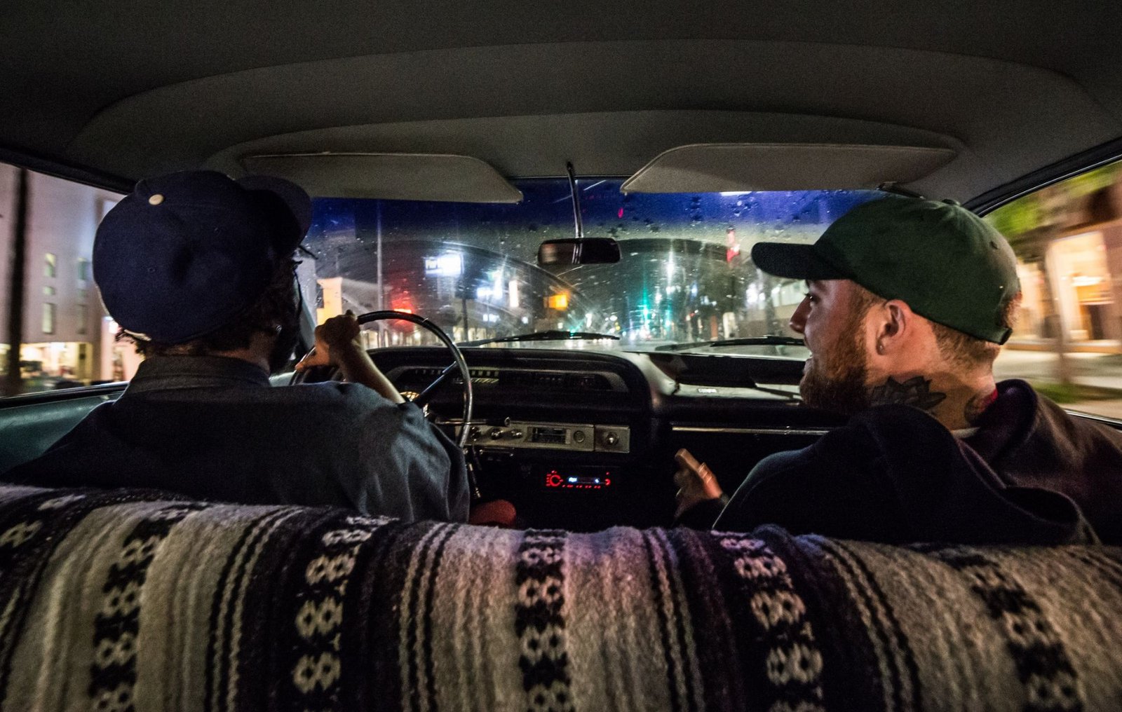 Descubre la nueva canción de Thundercat, She Knows Too Much, una colaboración póstuma con Mac Miller que promete llenar el aire de funk.