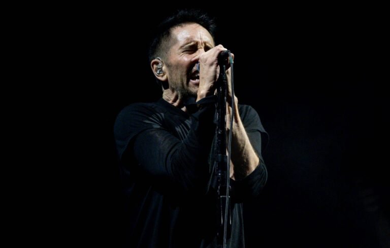 Nine Inch Nails rinde homenaje a Depeche Mode y revive ‘Non-Entity’