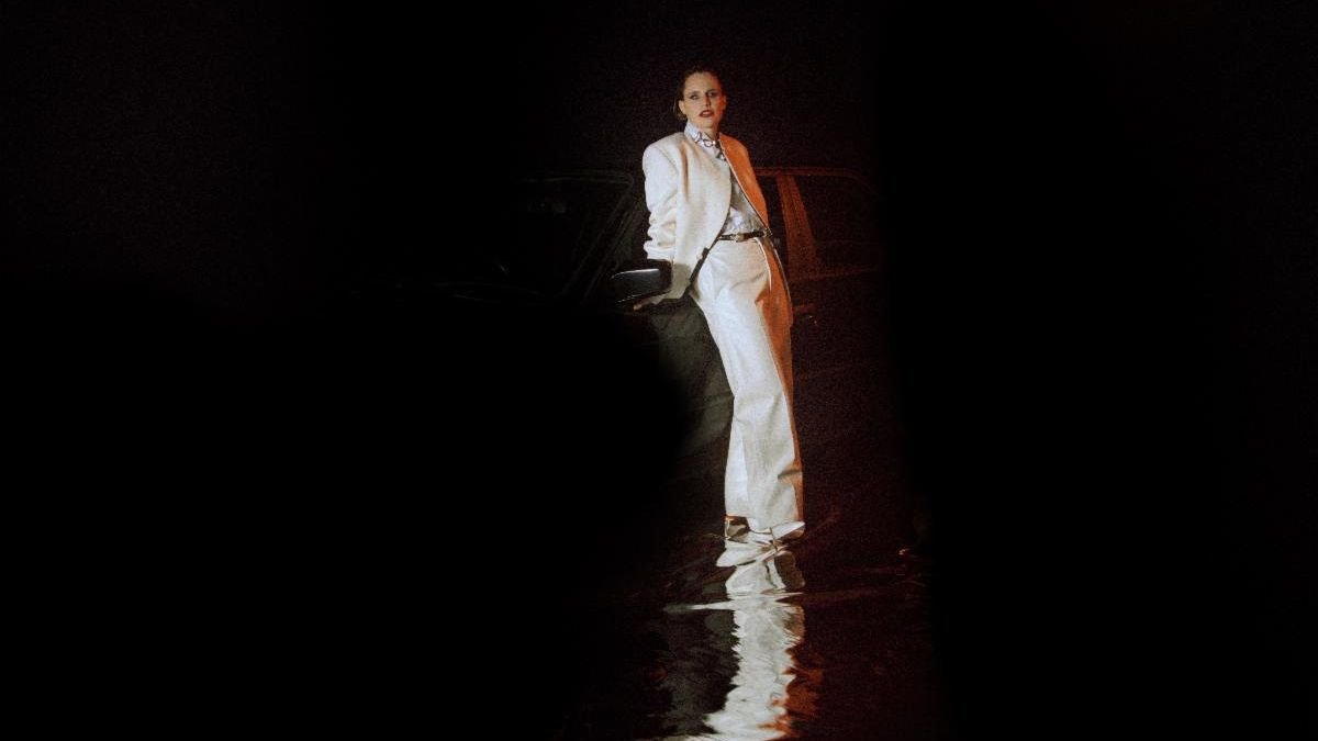 Anna Calvi lanza su EP Is This All There Is, con colaboraciones destacadas y un video junto a Iggy Pop.