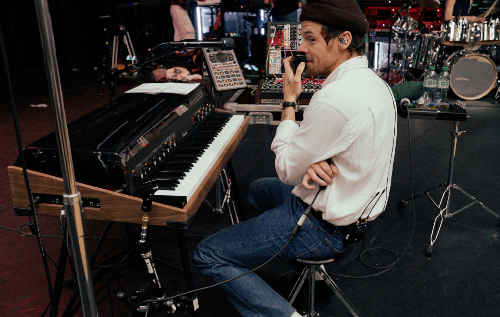 Harry Styles presenta un tráiler impactante para su concierto en Manchester y detalla proyecciones en cines del Reino Unido.