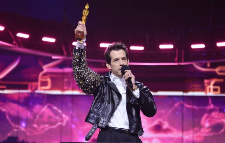 Dua Lipa y Ghostface Killah brillan en el homenaje de Mark Ronson en los BRIT Awards 2026