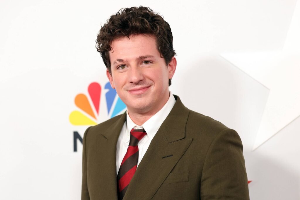 El artista Charlie Puth asume un nuevo rol como director musical en Moises, revolucionando la música con inteligencia artificial.
