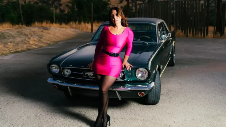 Denisse Malebrán lanza Corazón Salvaje y revive el amor a través de la música