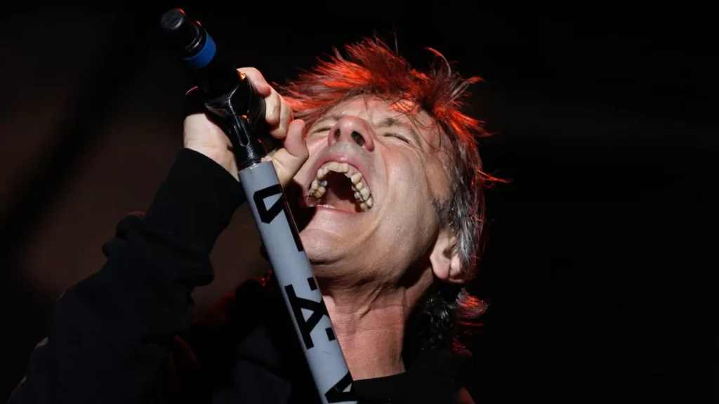 Recuerda cómo Iron Maiden marcó un hito en la cobertura radial con su primera previa en streaming hace diez años.