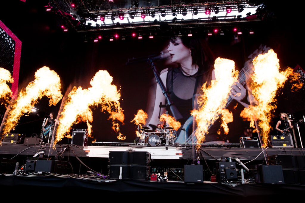 the warning en tecate pal norte 2026