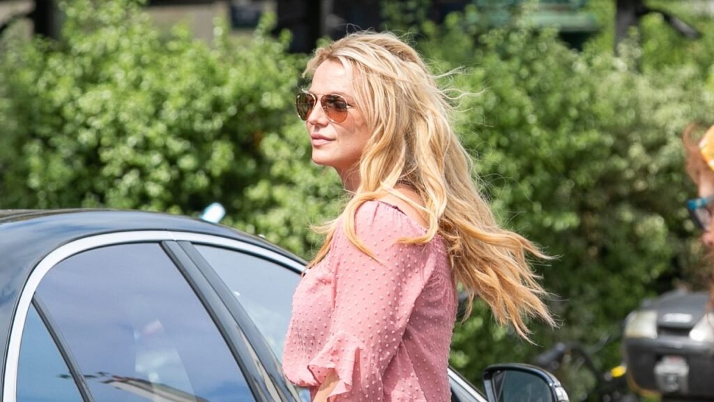 La icónica estrella del pop, Britney Spears, busca ayuda tras ser arrestada por DUI. Conoce los detalles de su situación.