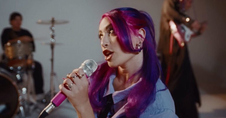 Honey Revenge lanza el video de su nuevo sencillo Run Your Mouth