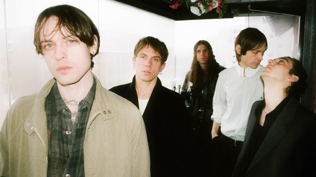 La banda Iceage anuncia su esperado nuevo álbum For Love of Grace & the Hereafter, que llegará el próximo mes.