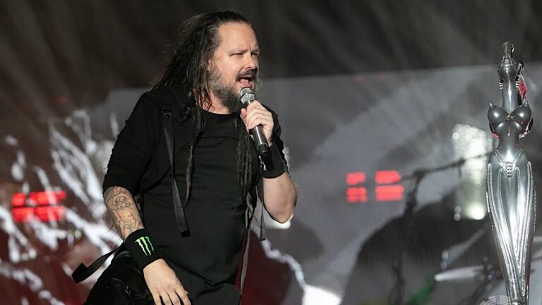 Korn presenta Reward the Scars en vivo y lanza video musical