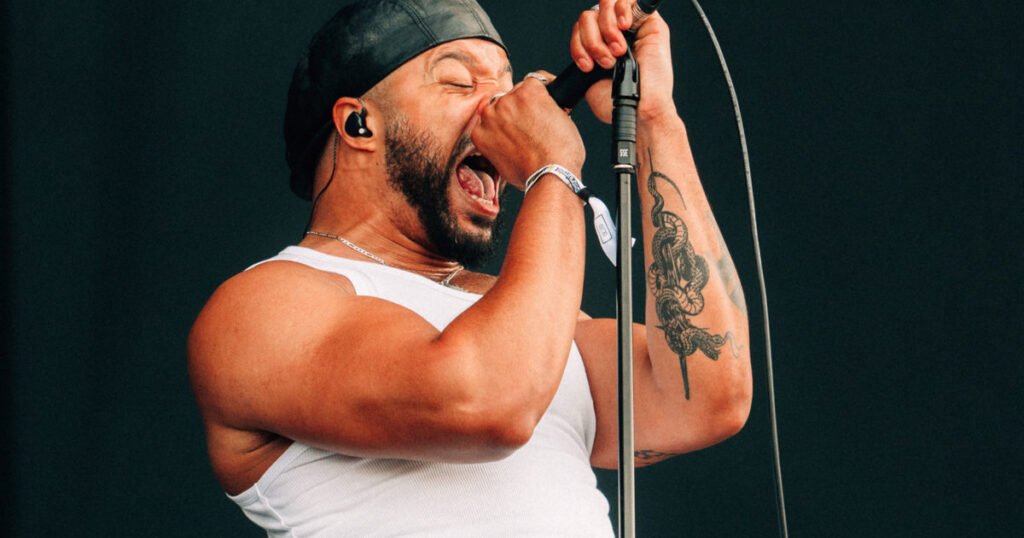 La banda Loathe anunció el lanzamiento de su nuevo álbum A Stranger To You junto al potente sencillo Revenant.