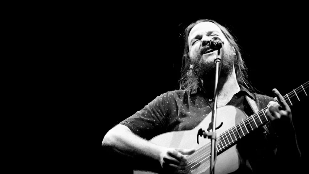 El músico chileno Nano Stern se prepara para un esperado show lleno de sorpresas en el Teatro CA660 de CorpArtes.