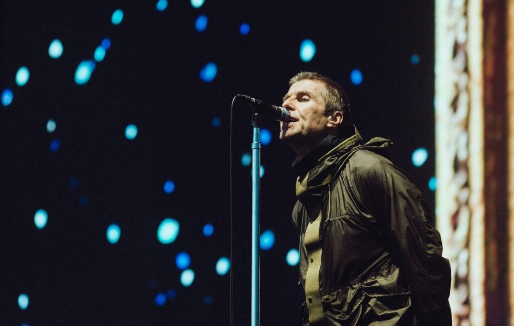 Liam Gallagher asegura a sus seguidores italianos que Oasis tocará en Roma el próximo año con total seguridad.