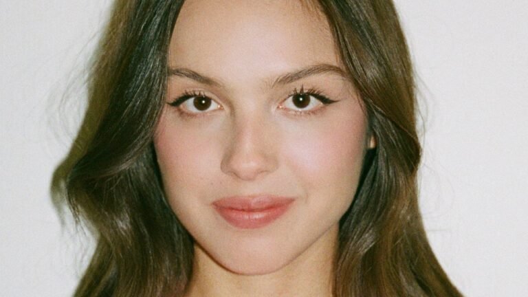 Olivia Rodrigo revela detalles de su nuevo álbum You Seem Pretty Sad for a Girl So in Love