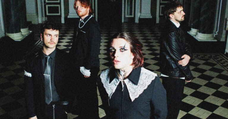 Static Dress sorprende con su nuevo sencillo hospice y su estilo estadio emo