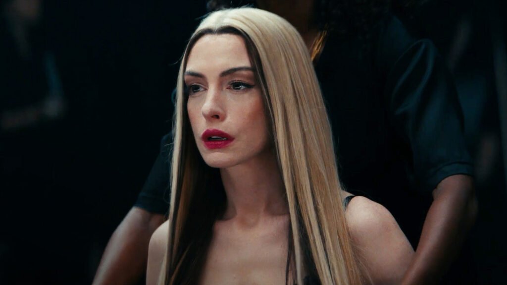 La nueva película Mother Mary destaca por sus actuaciones, pero falla en conexión emocional. Descubre por qué no satisface.