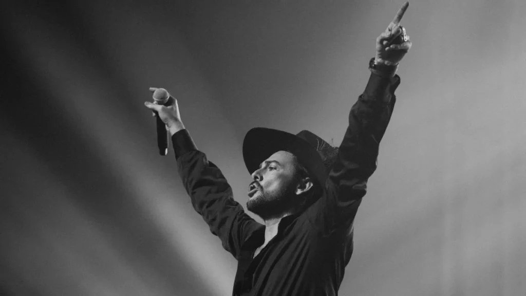 Disfruta de La Noche del Rock Latino, un evento que reunirá a Beto Cuevas y Aterciopelados en un gran show.