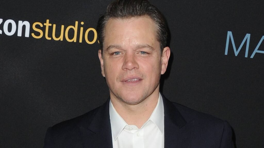 Descubre cómo Saving Private Ryan, el épico filme de Matt Damon, sigue atrayendo a nuevos espectadores tras 28 años de su estreno.