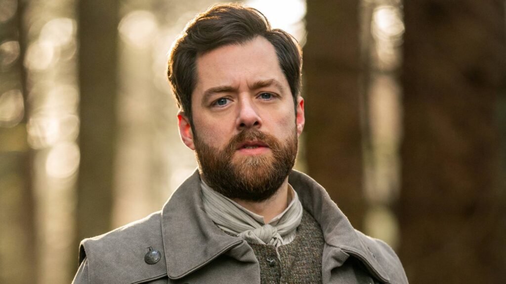 Outlander, un fenómeno cultural de Starz, sigue siendo una de las series más destacadas más de una década después de su estreno.