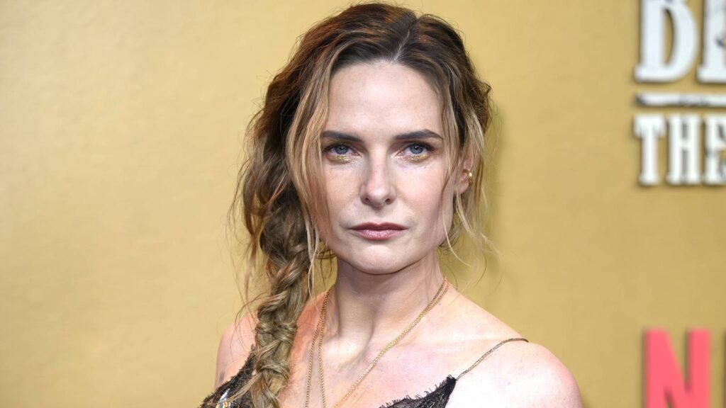 La película Men in Black: International, con destacada actuación de Rebecca Ferguson, está ganando popularidad en plataformas de streaming.