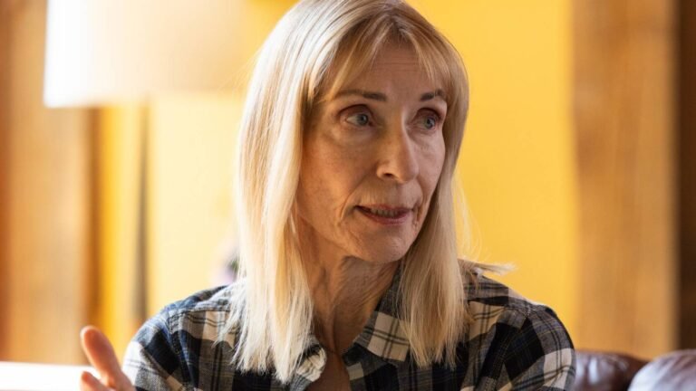 Sheriff Country de Morena Baccarin alcanza un hito streaming en CBS