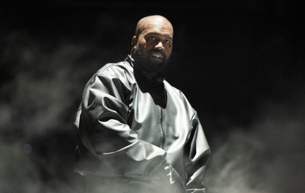 Kanye West se presentará en Albania este verano, a pesar de las cancelaciones de sus shows en Europa.