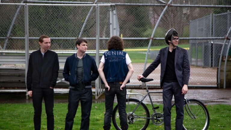 Car Seat Headrest celebra el décimo aniversario de Teens of Denial
