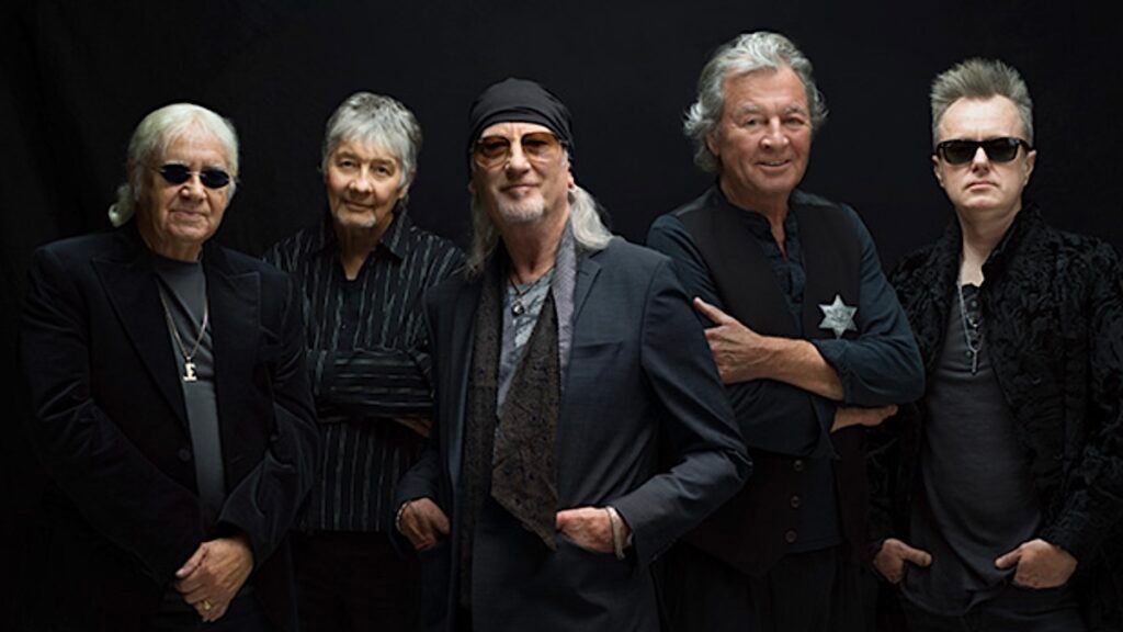 Deep Purple lanzará SPLAT!, su 24° álbum, el 3 de julio, prometiendo un regreso con fuerza y nuevos sonidos.