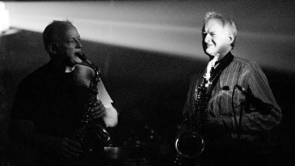 El legado de Dick Parry, saxofonista de Pink Floyd, perdura en la música. Su influencia es innegable y emotiva.