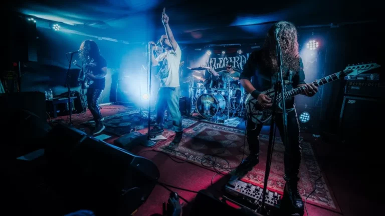 Helegardh presenta su videoclip Lejos de mi hogar inspirado en el desarraigo