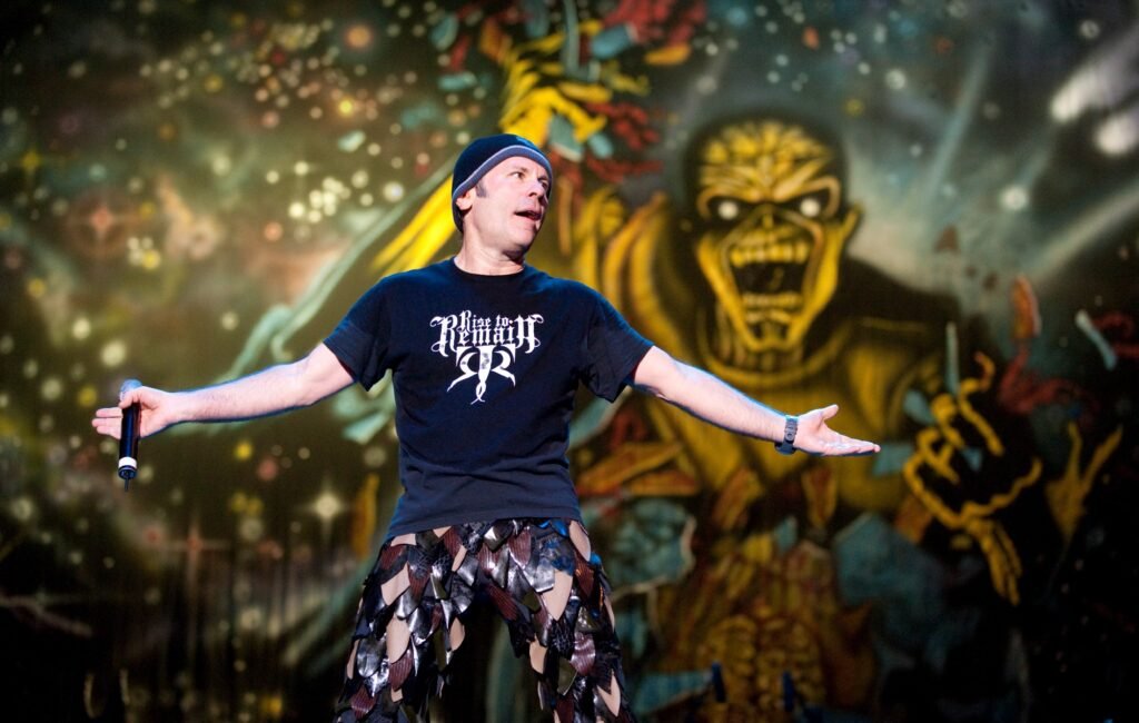 KISS, Metallica y Public Enemy celebran la figura de Eddie, el icónico mascote de Iron Maiden en documental exclusivo.